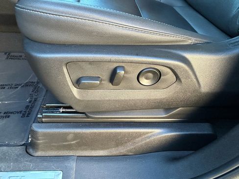 Used 2024 Chevrolet Suburban LT image 11