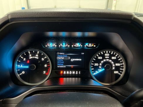 Used 2015 Ford F150 XLT w/ Equipment Group 302A Luxury AWD/4WD image 12