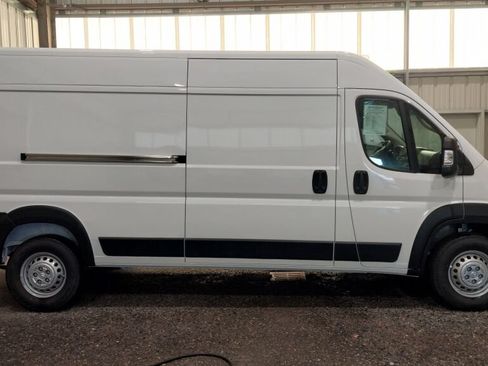 Used 2025 RAM ProMaster 2500 FWD image 3