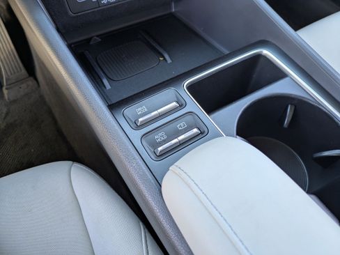 Certified 2024 Hyundai Sonata SEL w/ Convenience Package image 24