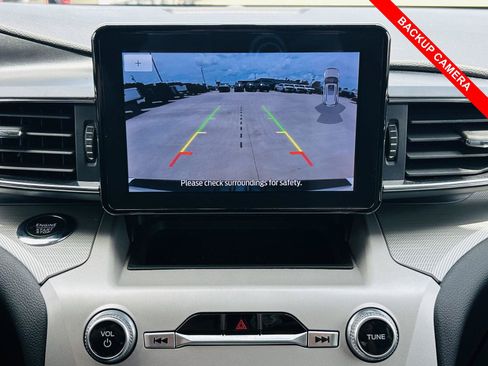 Used 2023 Ford Explorer XLT w/ Equipment Group 202A AWD/4WD image 12
