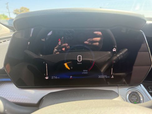 Used 2025 Chevrolet Trax LT FWD image 41