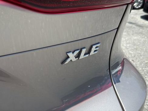Certified 2023 Toyota Venza XLE AWD/4WD image 8