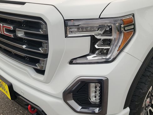 Used 2019 GMC Sierra 1500 AT4 w/ AT4 Premium Package AWD/4WD image 9