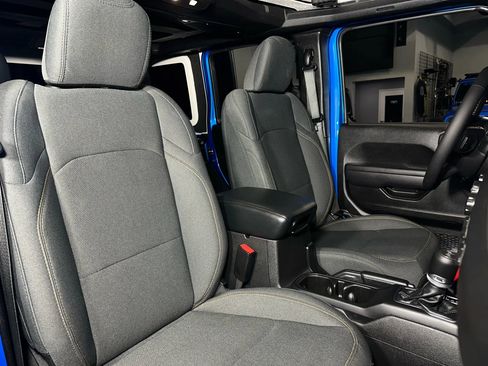 Used 2024 Jeep Wrangler Unlimited Sport image 18