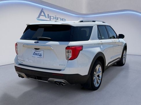 Used 2023 Ford Explorer Platinum w/ Technology Package AWD/4WD image 5