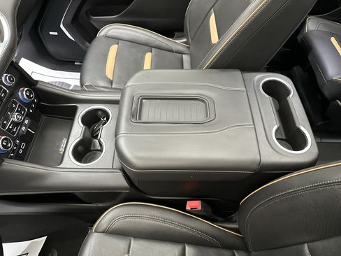 Used 2023 GMC Yukon AT4 w/ AT4 Premium Plus Package AWD/4WD image 45