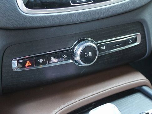 Used 2024 Volvo XC90 B6 Ultimate w/ Protection Package Premier image 28