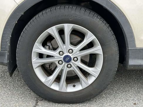 Used 2018 Ford Escape SE image 5