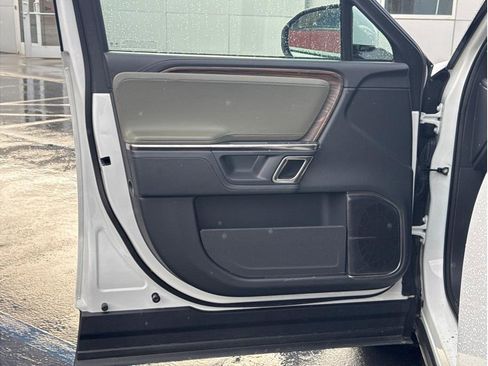 Used 2022 Rivian R1T Launch Edition image 11