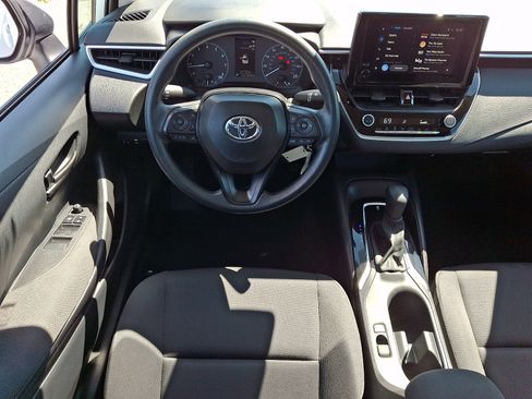 Used 2025 Toyota Corolla LE FWD image 13