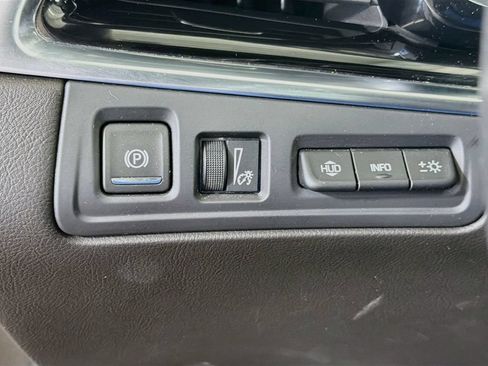 Used 2024 Cadillac XT6 Premium Luxury w/ Technology Package AWD/4WD image 12