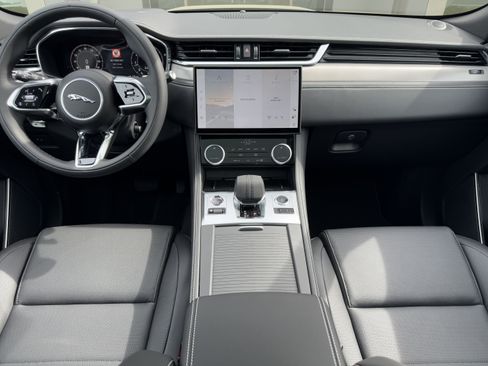 Used 2026 Jaguar F-PACE R-Dynamic S AWD/4WD image 4