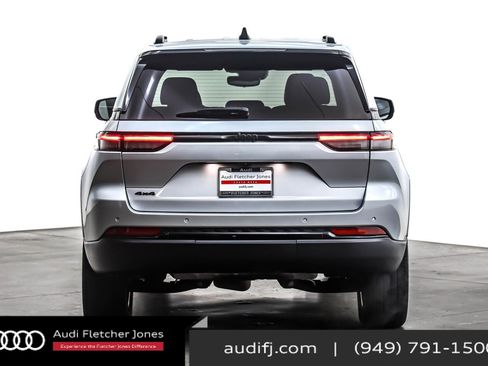 Used 2022 Jeep Grand Cherokee Altitude image 4