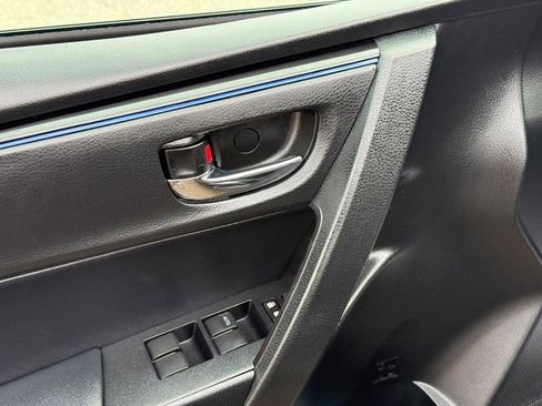 Used 2017 Toyota Corolla SE w/ Carpet Mat Package (TMS) image 18