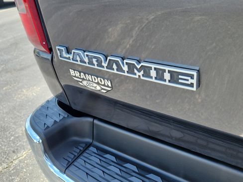 Used 2022 RAM 1500 Laramie AWD/4WD image 9
