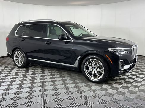 Used 2022 BMW X7 xDrive40i w/ Premium Package AWD/4WD image 3