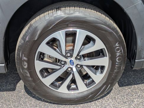 Used 2024 Subaru Outback Premium AWD/4WD image 8