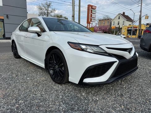 Used 2021 Toyota Camry XSE image 3