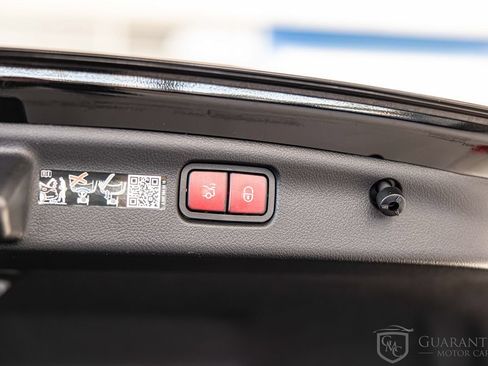 Used 2024 Mercedes-Benz C 300 4MATIC Sedan image 18
