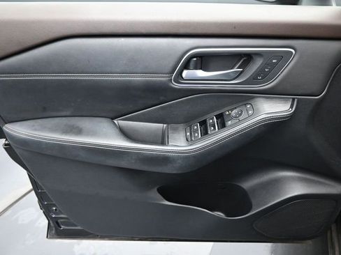 Used 2021 Nissan Rogue SL image 22