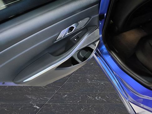 Used 2022 BMW M340i RWD image 30