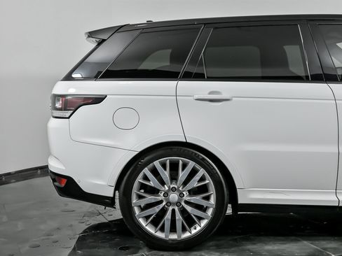 Used 2016 Land Rover Range Rover Sport SVR image 11