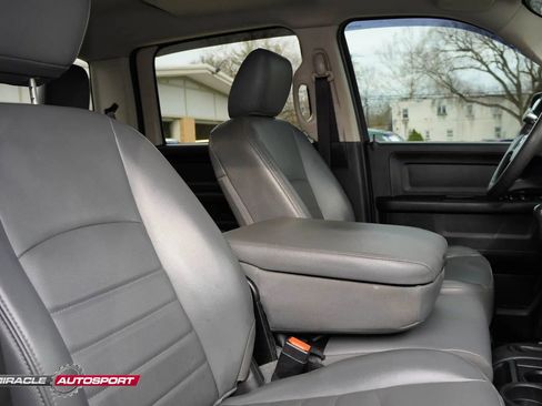 Used 2017 RAM 3500 Tradesman w/ Chrome Appearance Group image 22