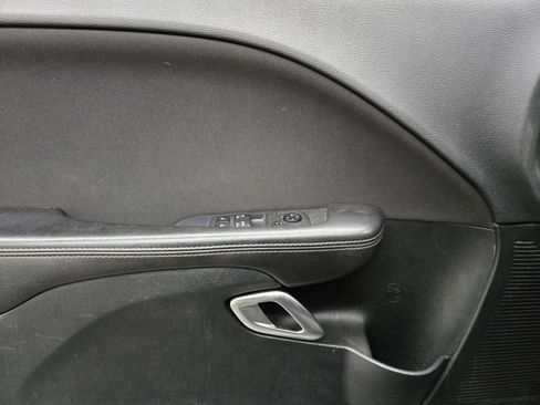 Used 2018 Dodge Challenger SXT RWD image 13
