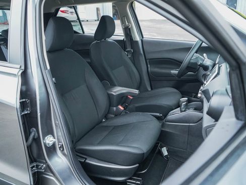 Used 2024 Nissan Kicks S image 11