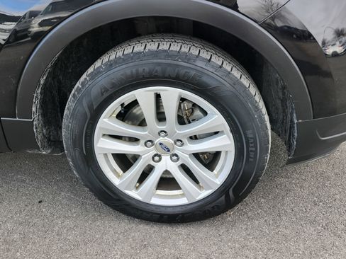 Used 2018 Ford Explorer XLT w/ Equipment Group 201A image 10