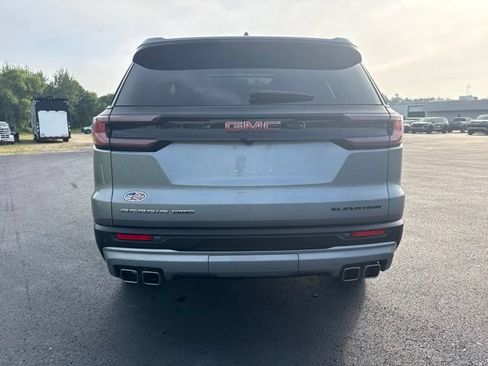 Used 2024 GMC Acadia Elevation w/ Luxury Package AWD/4WD image 4