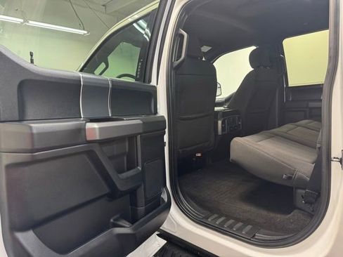 Used 2019 Ford F150 XLT w/ Equipment Group 302A Luxury AWD/4WD image 26