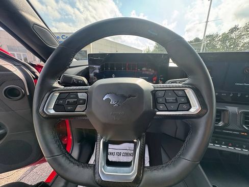 Used 2025 Ford Mustang Coupe RWD image 17