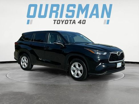 Used 2023 Toyota Highlander L FWD image 1