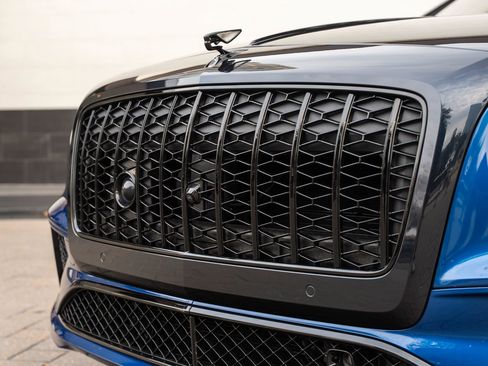 Certified 2026 Bentley Flying Spur Plug-In Hybrid AWD/4WD image 9