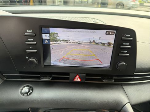 Certified 2025 Hyundai Elantra Sport FWD image 15