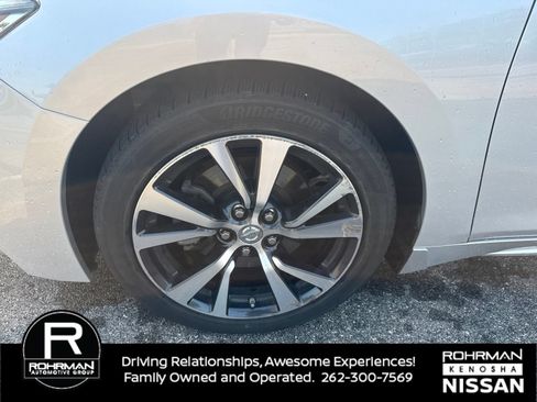 Used 2017 Nissan Maxima Platinum FWD image 10