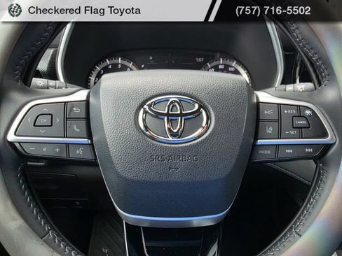 Used 2024 Toyota Highlander XSE AWD/4WD image 13