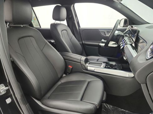 Used 2024 Mercedes-Benz GLB 250 image 19
