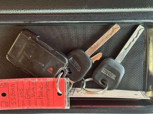 Used 2015 GMC Sierra 1500 SLT w/ SLT Crew Cab Value Package image 33