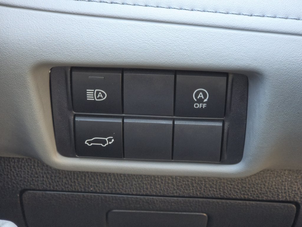 Used 2023 Toyota Highlander XLE FWD image 25