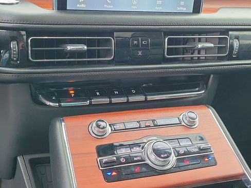 Certified 2024 Lincoln Aviator Reserve image 28