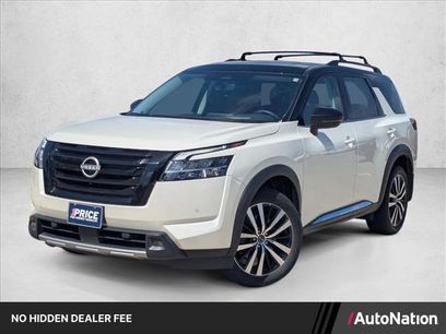 Used 2024 Nissan Pathfinder Platinum w/ Lighting Package (N92)