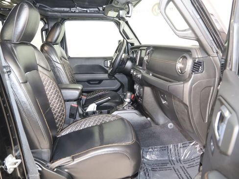 Used 2021 Jeep Wrangler Unlimited Sahara AWD/4WD image 13