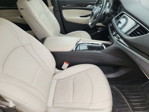 Used 2024 Buick Enclave Essence w/ Experience Buick Package AWD/4WD image 13