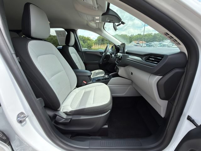 Used 2025 Ford Escape Active w/ Cold Weather Package AWD/4WD image 9