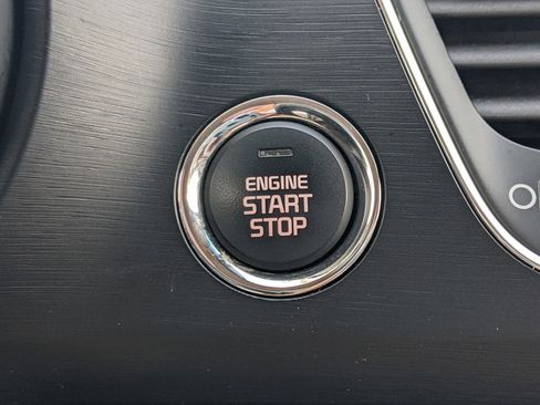 Certified 2018 Kia Sedona LX w/ LX Essentials Premium Package image 26