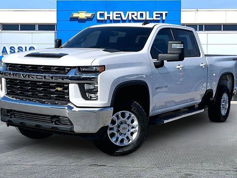Used 2023 Chevrolet Silverado 3500 LT w/ Remote Start Package image 3