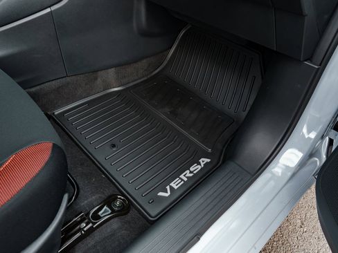 New 2025 Nissan Versa SR w/ Trunk Package image 26